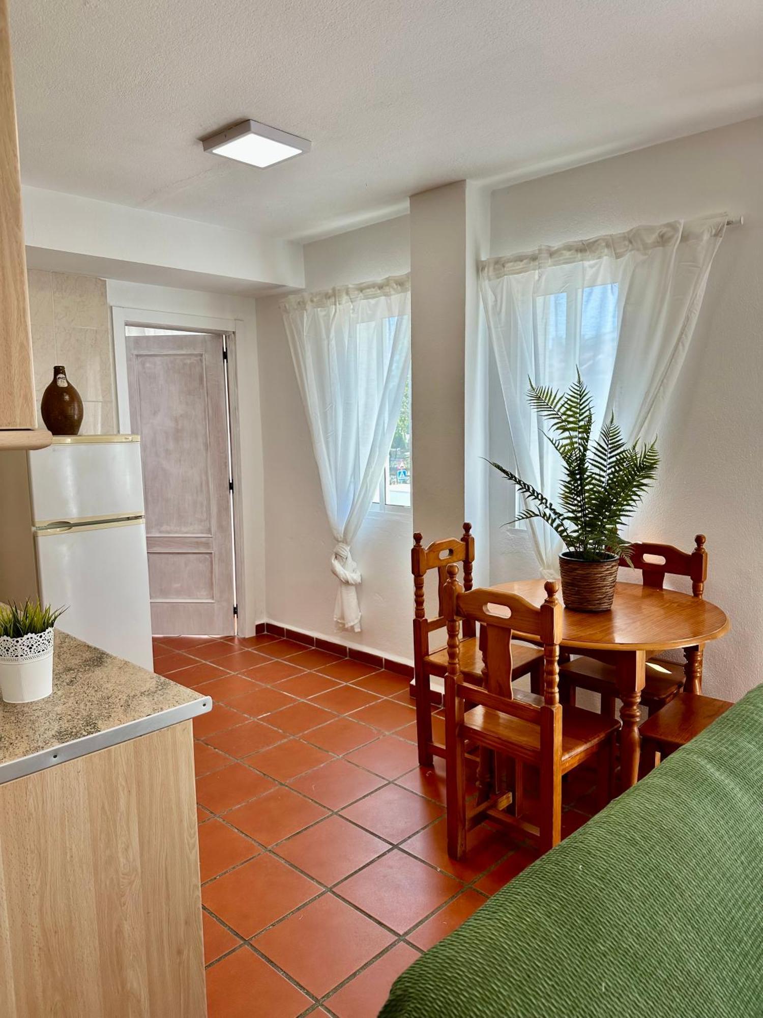 Hostal Sango Sierra De Las Nieves Alozaina Номер фото